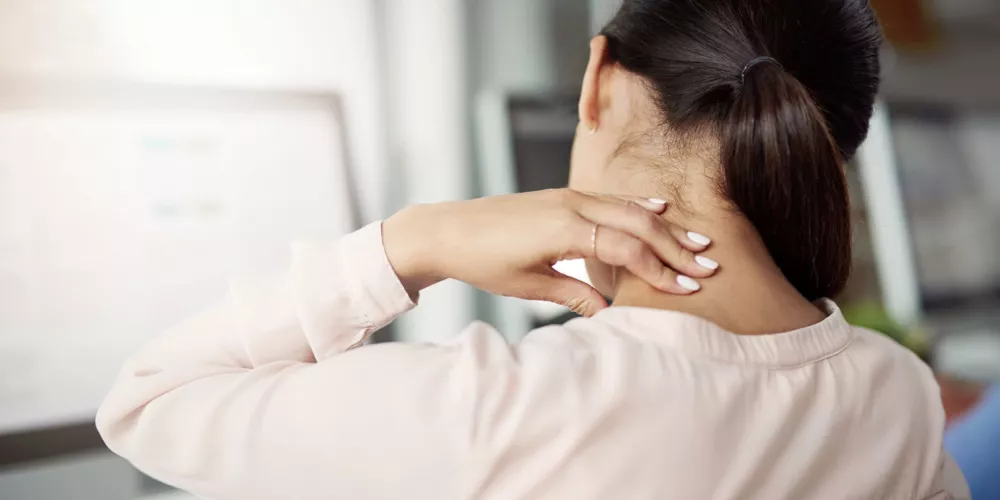 "التنفس الخاطئ وآلام الرقبة والكتف: الدكتورة فيروز الشريف توضح ما العلاقة"